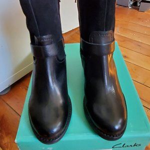 Clarks women's heeled boots size 6.5